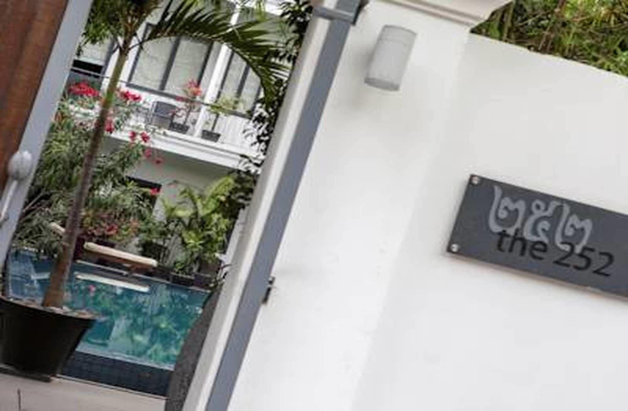 The 252 Hotel Phnom Pen Exterior foto