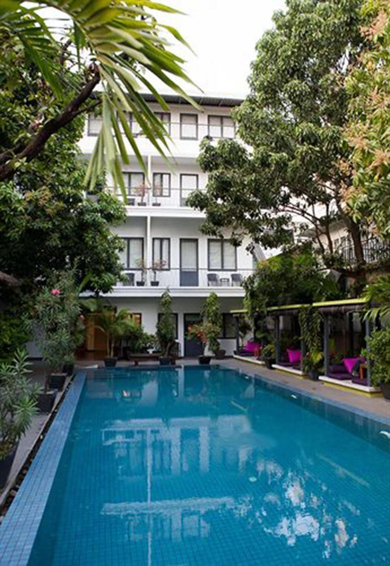 The 252 Hotel Phnom Pen Exterior foto